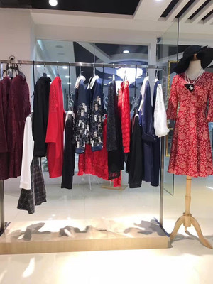 深圳品牌服裝庫(kù)存尾貨批發(fā)市場(chǎng)推薦圖片_高清圖_細(xì)節(jié)圖-廣州布梵 -